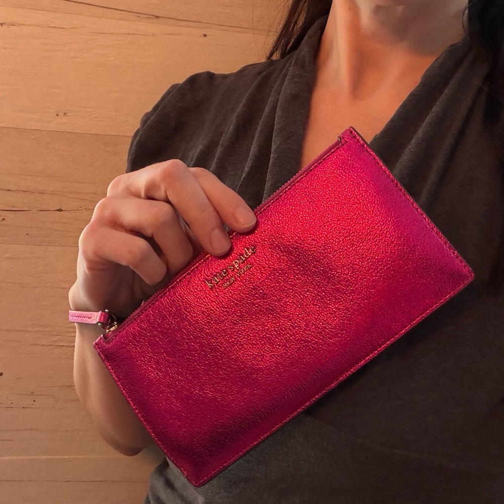NWT Kate spade Metallic Hot Pink Small Wristlet with exterior card Id Slot - Picture 12 of 15